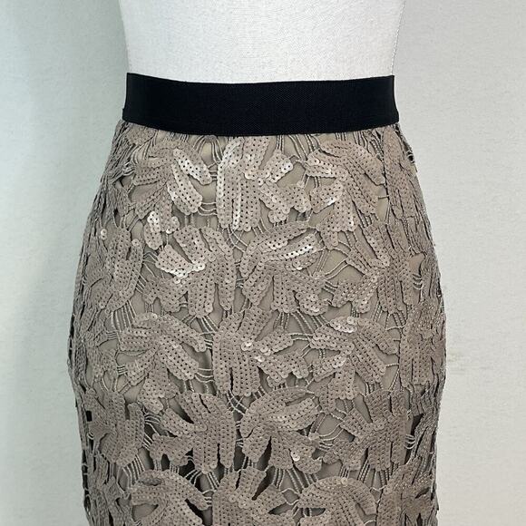BCBG MaxAzria Skirt size Small Gray Taupe Sequins Pencil Knee Cocktail Wedding - Picture 2 of 9